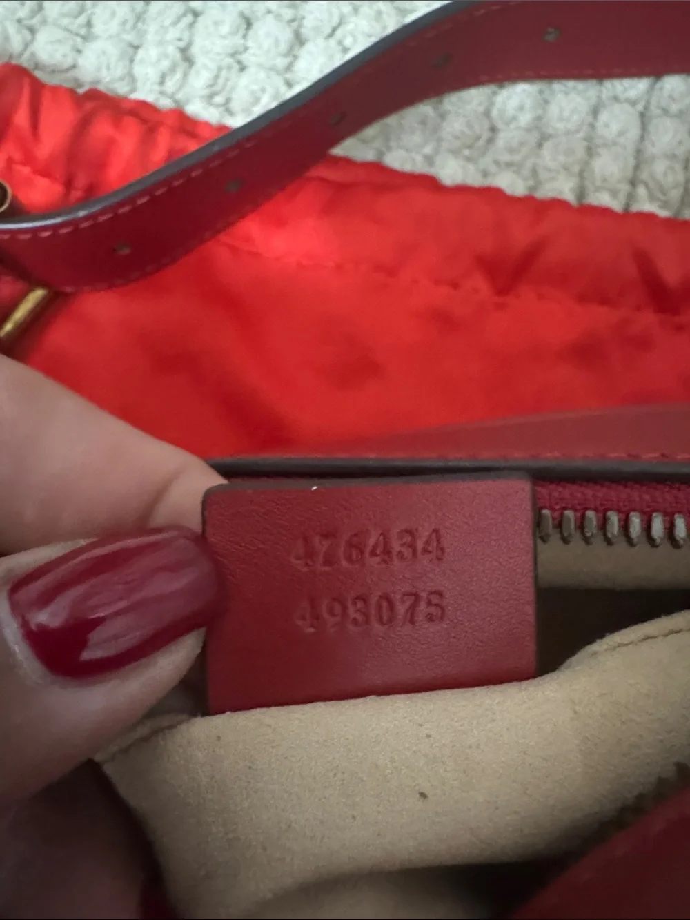 Gucci compact chevron